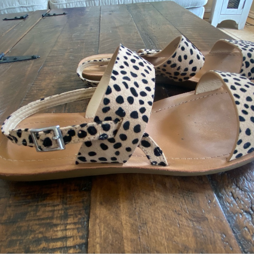 Sandles - Picture 2 of 3